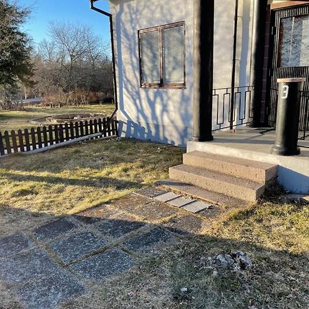 Ferienwohnung Vackert Hus I Froeseke Naermare Naturen Exterior foto