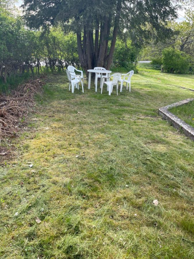 Ferienwohnung Vackert Hus I Froeseke Naermare Naturen Exterior foto